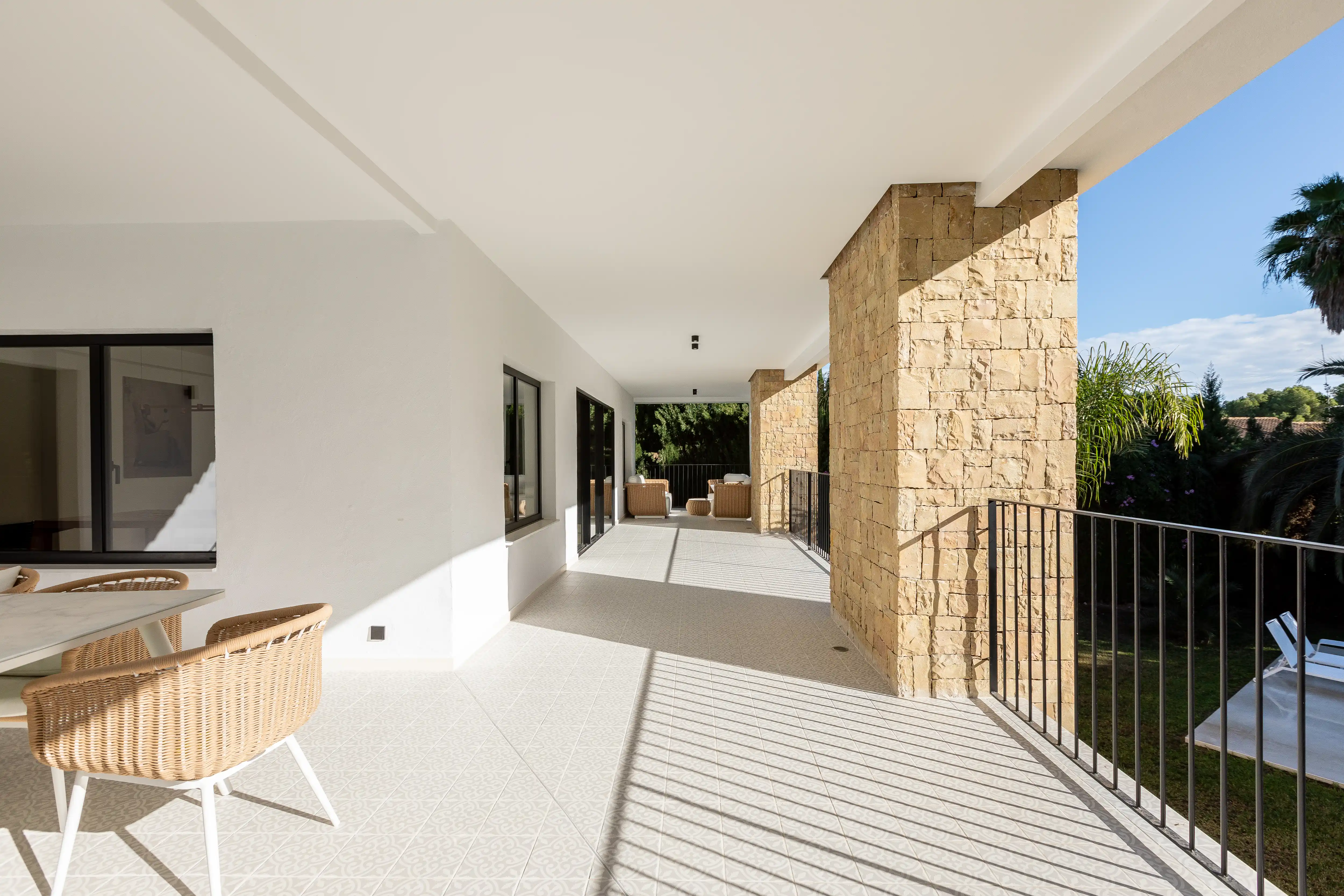 Reforma de villa detail in Campolivar Valencia image 12