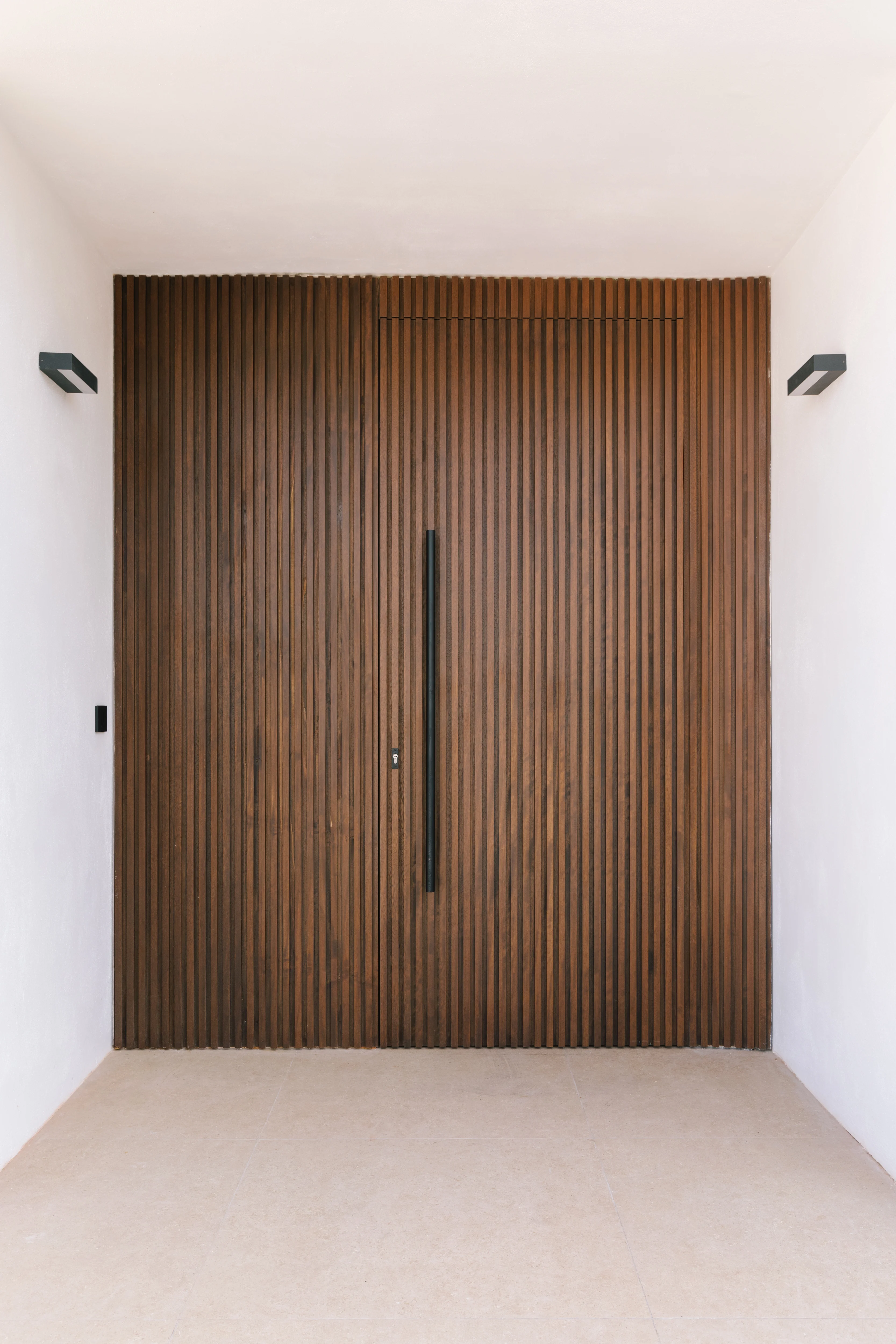 Interior architecture detail after reforma de villa in Campolivar Valencia image 4
