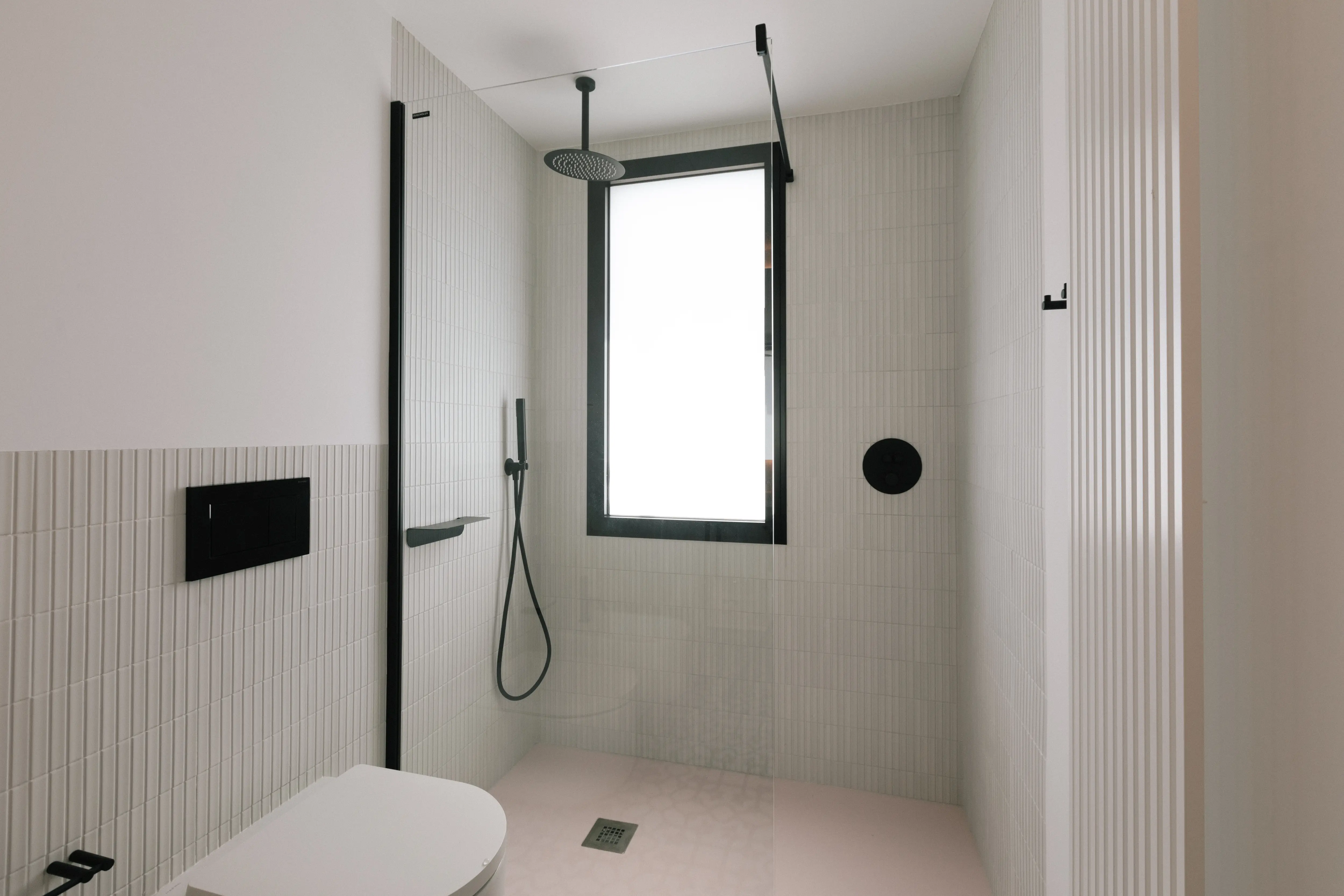 Reforma de baño detail in Campolivar Valencia image 50