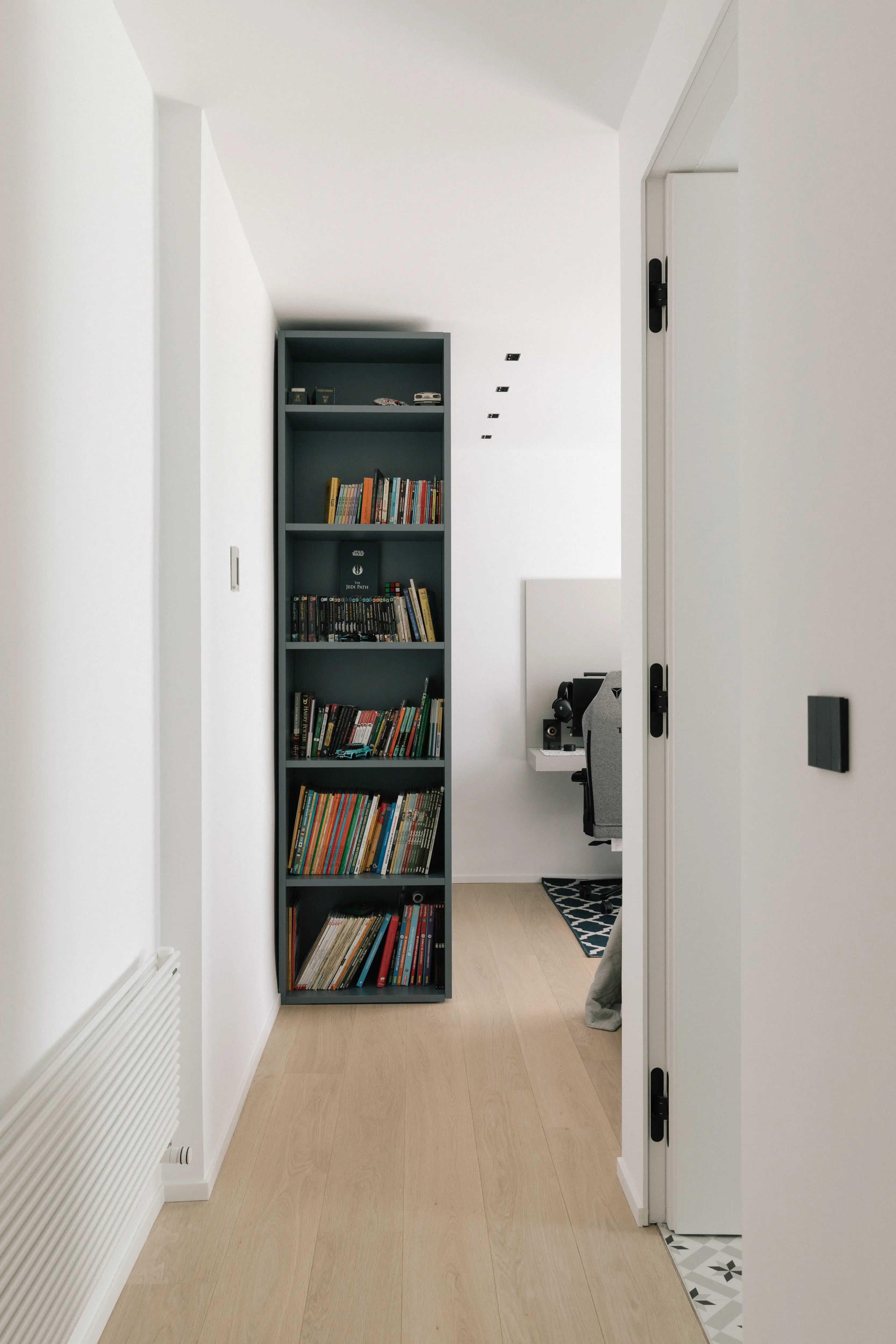 Finished bedroom diseño de interiores in renovated Campolivar Valencia home image 53