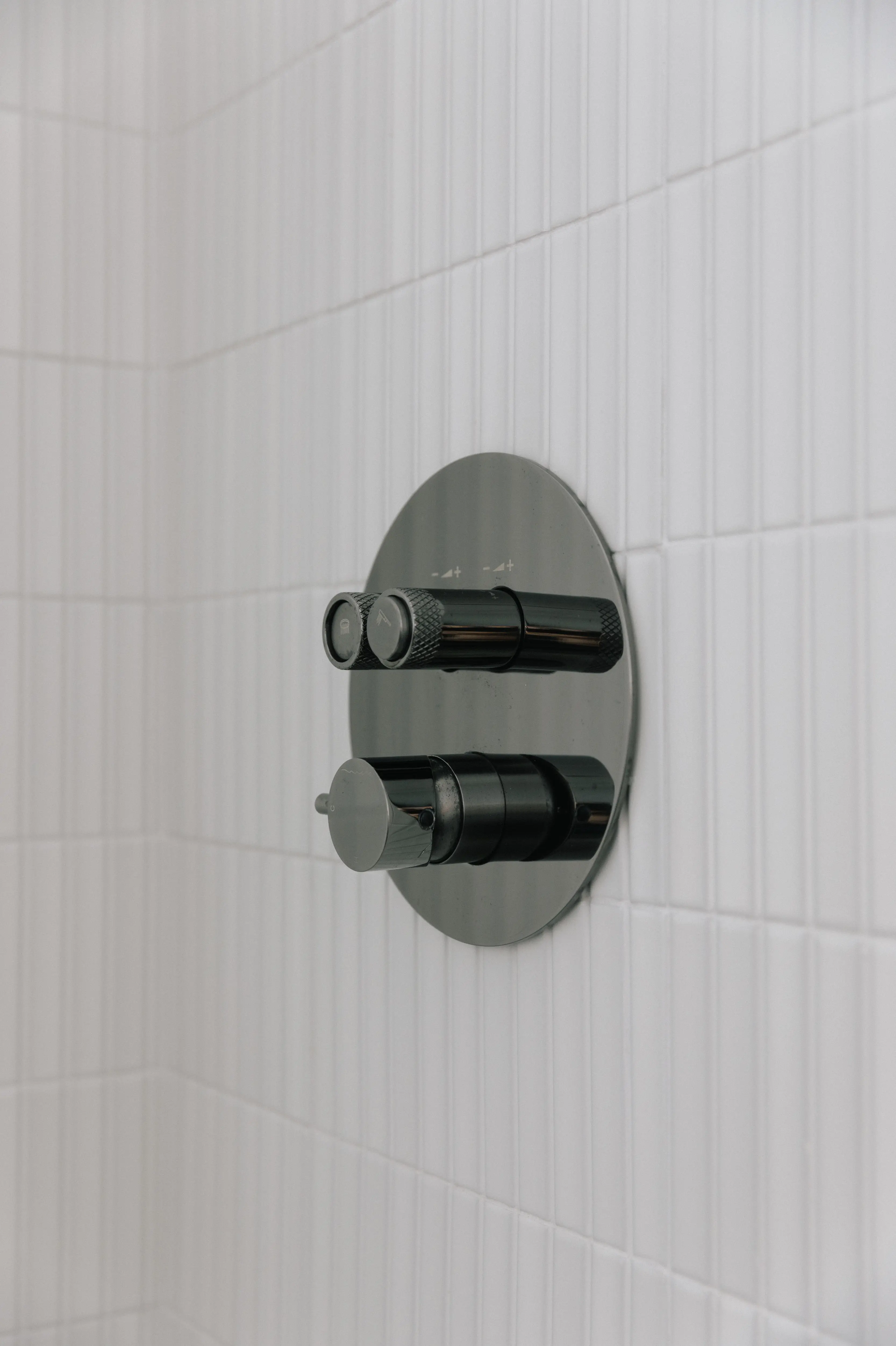 Reforma de baño detail in Campolivar Valencia image 57