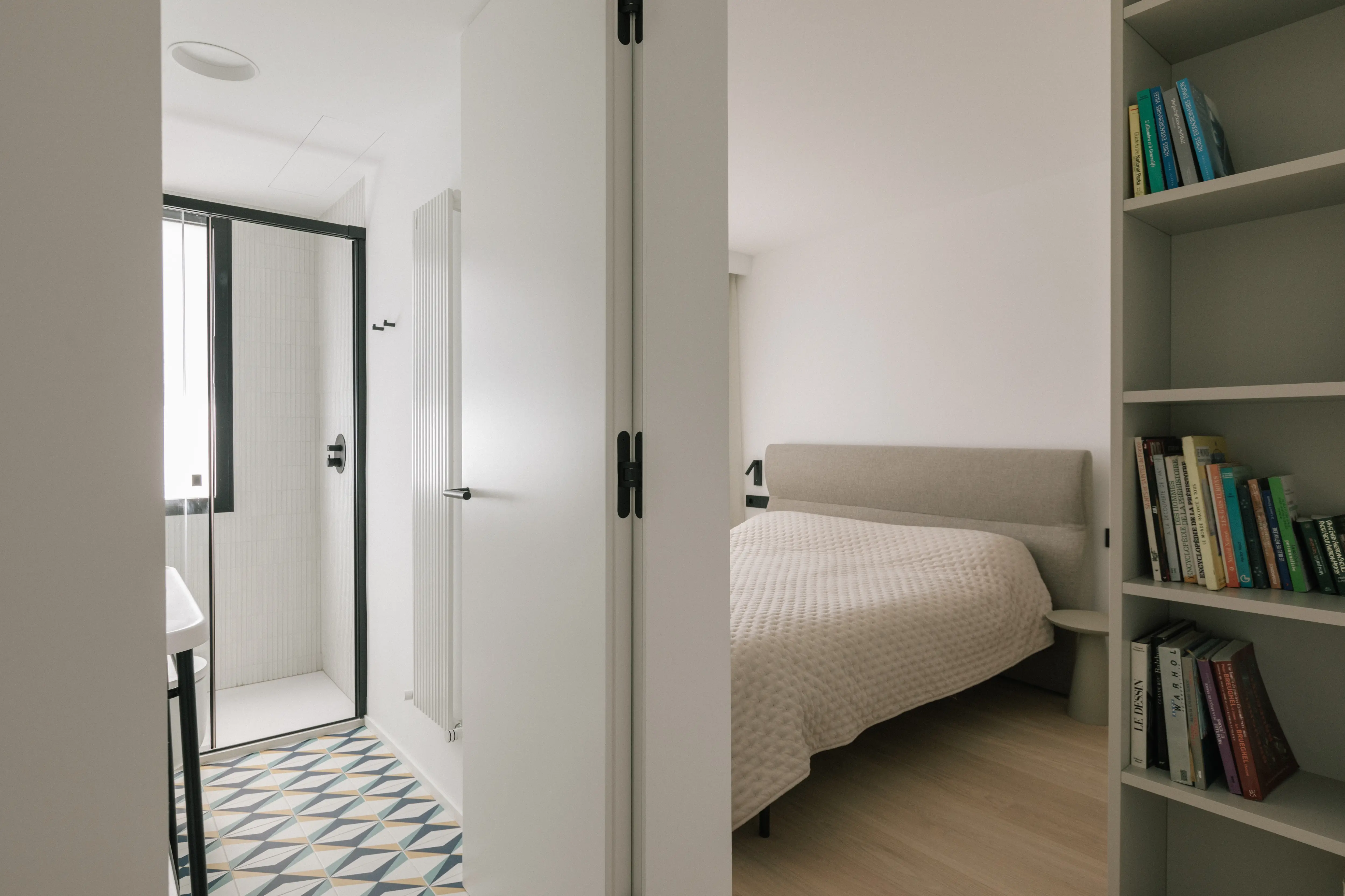 Finished bedroom diseño de interiores in renovated Campolivar Valencia home image 60