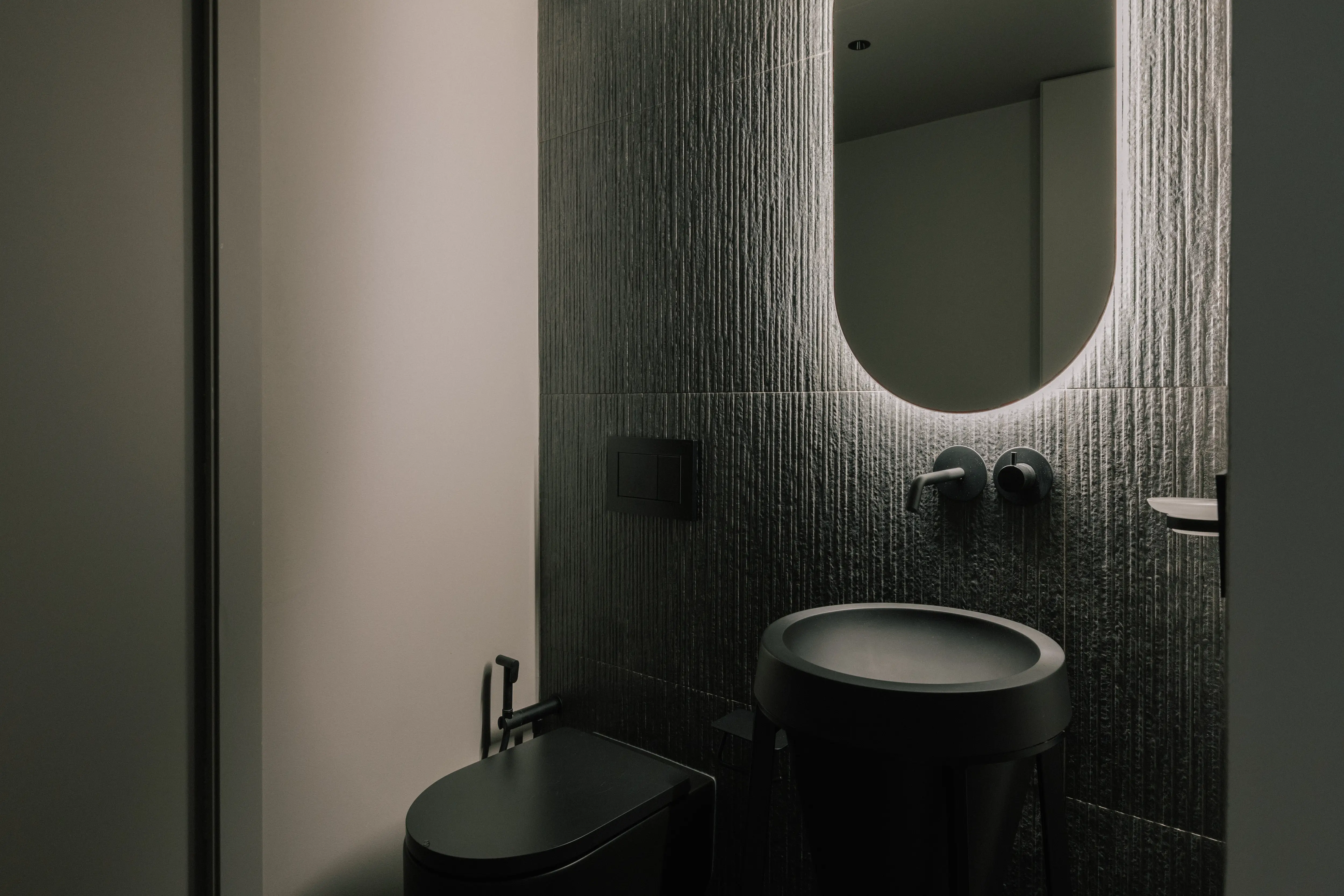Reforma de baño detail in Campolivar Valencia image 69